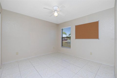 Villa ou maison à vendre à Punta Gorda, Floride: 3 chambres, 154.12 m2 № 1200146 - photo 26