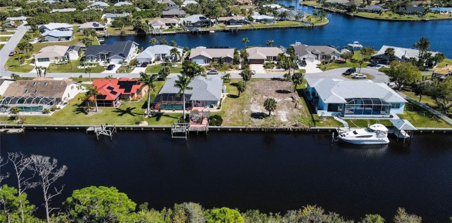 Terrain à Port Charlotte, Floride № 1357412