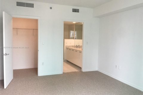 Condo in Miami, Florida, 2 bedrooms  № 1292681 - photo 8