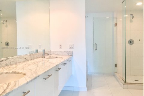 Condo in Miami, Florida, 2 bedrooms  № 1292681 - photo 10