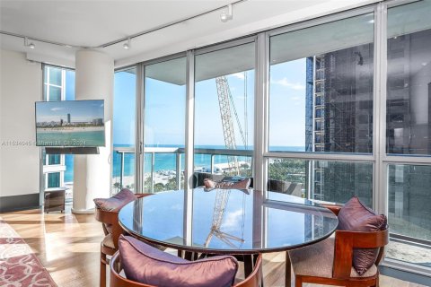 Copropriété à vendre à Miami Beach, Floride: 2 chambres, 107.95 m2 № 1011137 - photo 2