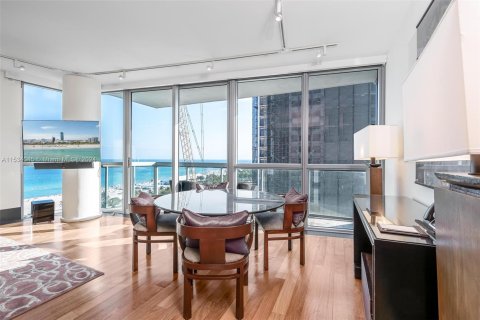 Copropriété à vendre à Miami Beach, Floride: 2 chambres, 107.95 m2 № 1011137 - photo 1