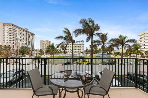 Condo in Hollywood, Florida, 2 bedrooms  № 1354505 - photo 20