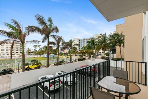 Condo in Hollywood, Florida, 2 bedrooms  № 1354505 - photo 21