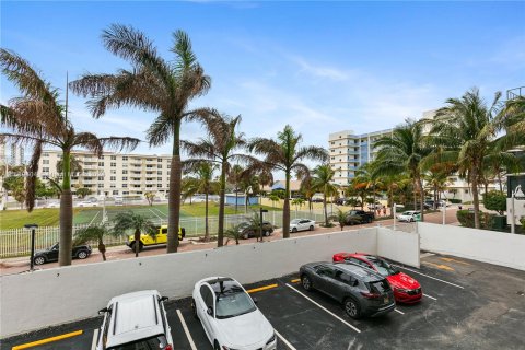 Condominio en venta en Hollywood, Florida, 2 dormitorios, 97.55 m2 № 1354505 - foto 23