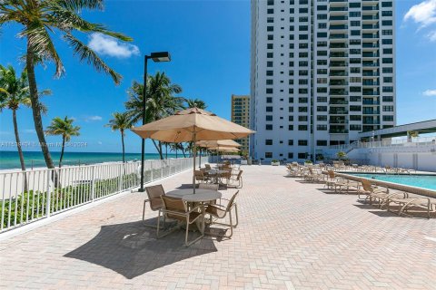 Condo in Hollywood, Florida, 2 bedrooms  № 1354505 - photo 28