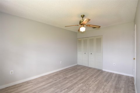 Condo in Tamarac, Florida, 3 bedrooms  № 1224682 - photo 17