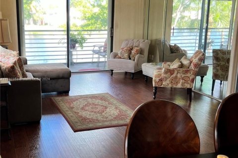 Condominio en venta en Pembroke Pines, Florida, 2 dormitorios, 110.27 m2 № 878193 - foto 17