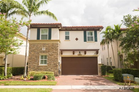 Villa ou maison à vendre à Davie, Floride: 4 chambres, 193.98 m2 № 1375462 - photo 1