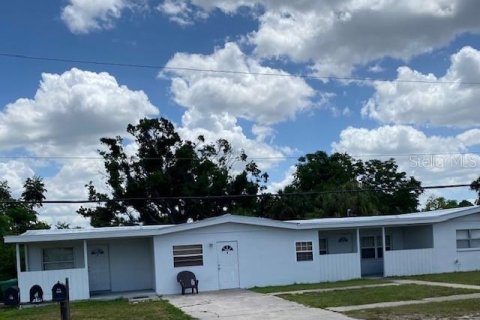 Купить коммерческую недвижимость в Пунта-Горда, Флорида 4 спальни, 210.52м2, № 1156688 - фото 1