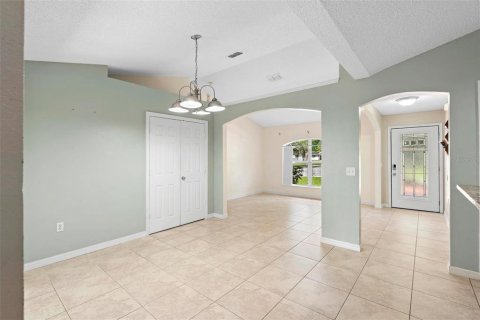 House in Deltona, Florida 4 bedrooms, 157.19 sq.m. № 1413176 - photo 21