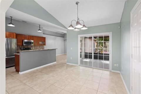 House in Deltona, Florida 4 bedrooms, 157.19 sq.m. № 1413176 - photo 9