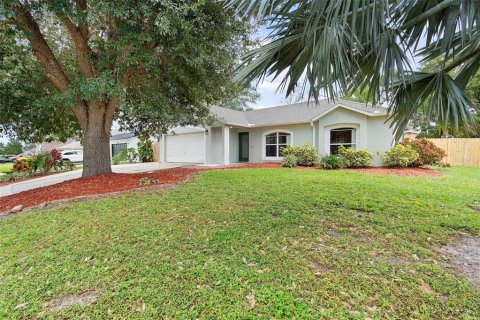 House in Deltona, Florida 4 bedrooms, 157.19 sq.m. № 1413176 - photo 4