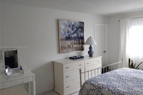 Copropriété à vendre à Hallandale Beach, Floride: 1 chambre, 67.82 m2 № 1091612 - photo 10