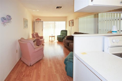 Condominio en venta en Holiday, Florida, 2 dormitorios, 71.35 m2 № 1337742 - foto 10