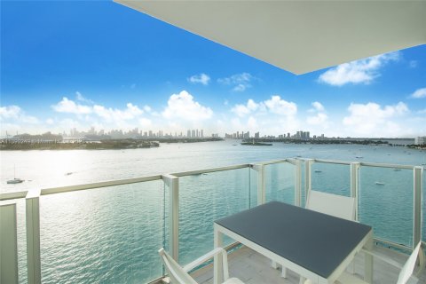 Condo in Miami Beach, Florida, 2 bedrooms  № 506029 - photo 2