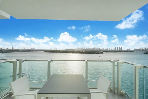 Condo in Miami Beach, Florida, 2 bedrooms  № 506029 - photo 1