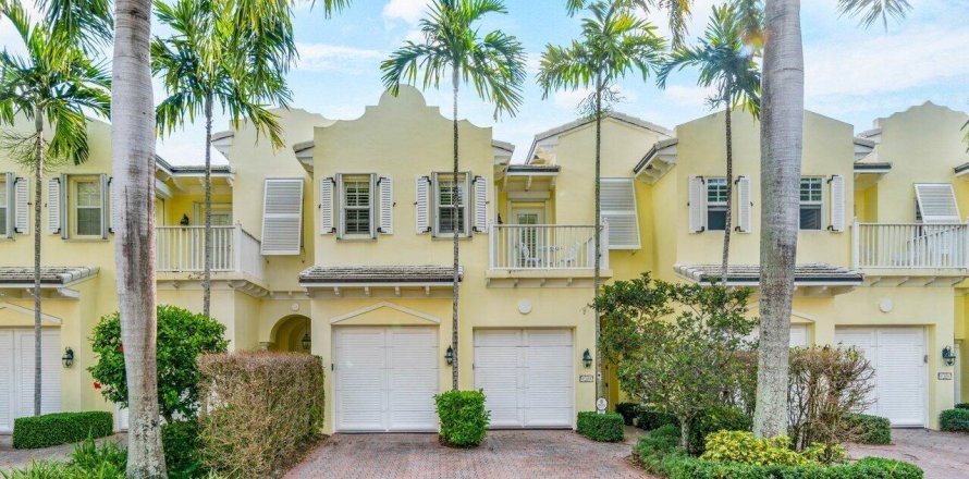 Townhouse in Delray Beach, Florida 3 bedrooms, 315.87 sq.m. № 821125