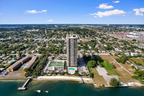 Condominio en venta en West Palm Beach, Florida, 2 dormitorios, 108.7 m2 № 941262 - foto 3