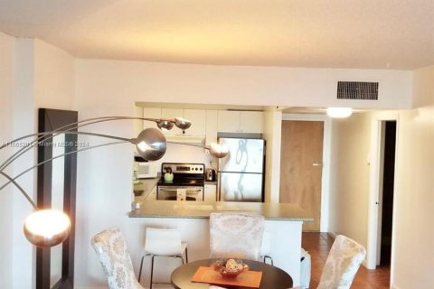 Studio in the Condo in Miami Beach, Florida  № 1377456 - photo 4