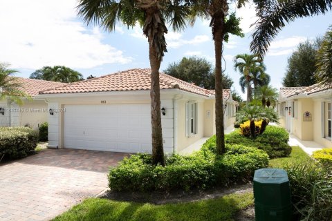 House in Palm Beach Gardens, Florida 2 bedrooms, 155.89 sq.m. № 1377501 - photo 2