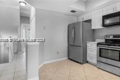 Townhouse in Sunrise, Florida 3 bedrooms, 119.38 sq.m. № 1377455 - photo 9