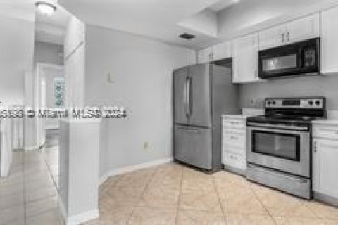 Townhouse in Sunrise, Florida 3 bedrooms, 119.38 sq.m. № 1377455 - photo 10