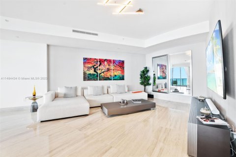 Condo in Sunny Isles Beach, Florida, 3 bedrooms  № 843693 - photo 11