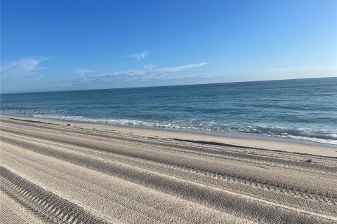 Copropriété à louer à Surfside, Floride: 1 chambre, 85.28 m2 № 1356777 - photo 15