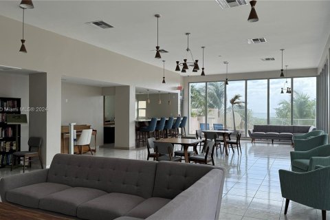 Copropriété à louer à Surfside, Floride: 1 chambre, 85.28 m2 № 1356777 - photo 11