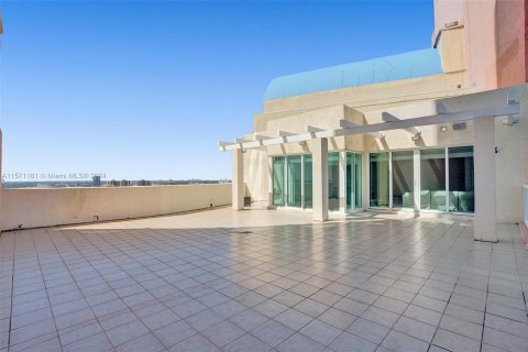 Copropriété à vendre à Aventura, Floride: 3 chambres, 242.47 m2 № 1127317 - photo 3