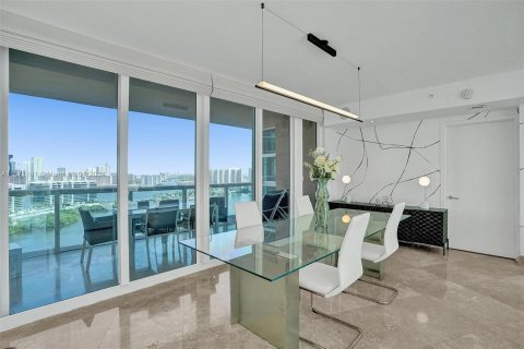 Condominio en venta en Aventura, Florida, 3 dormitorios, 242.47 m2 № 1127317 - foto 15