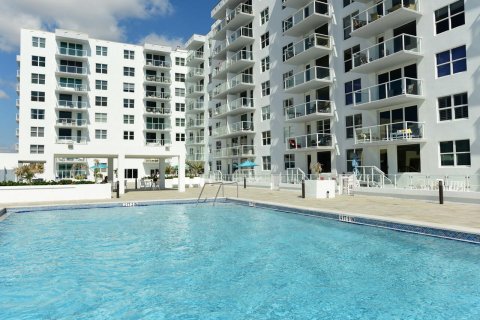 Condo in Palm Beach, Florida, 2 bedrooms  № 1181940 - photo 15