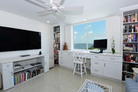 Condo in Palm Beach, Florida, 2 bedrooms  № 1181940 - photo 21