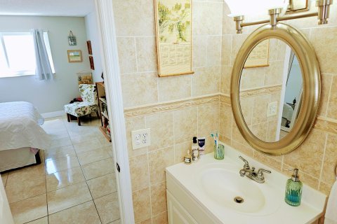 Condominio en venta en Palm Springs, Florida, 1 dormitorio, 72 m2 № 1139361 - foto 29