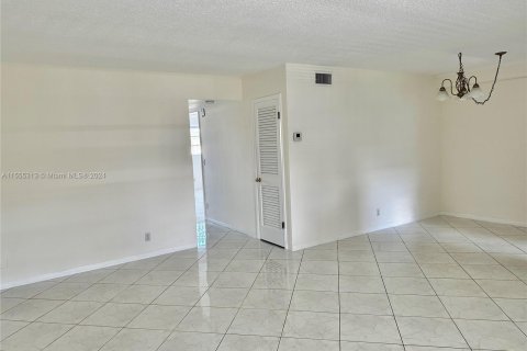 Copropriété à vendre à Hallandale Beach, Floride: 2 chambres, 111.48 m2 № 1177482 - photo 6