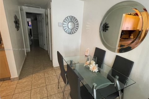 Immobilier commercial à vendre à Miami, Floride: 217.39 m2 № 1385841 - photo 7