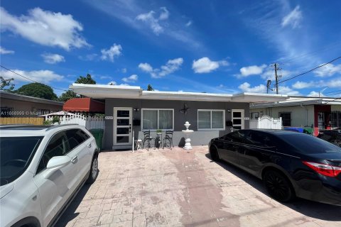 Immobilier commercial à vendre à Miami, Floride: 217.39 m2 № 1385841 - photo 4