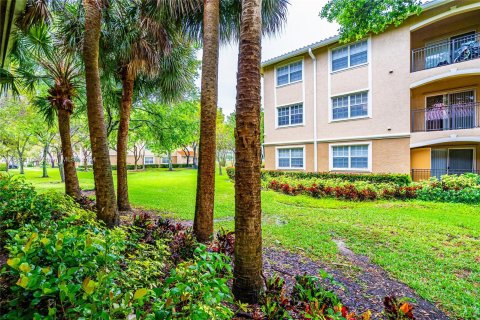 Condo in Pembroke Pines, Florida, 3 bedrooms  № 1385842 - photo 7