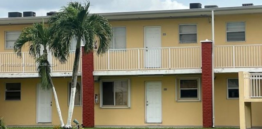 Condo in Hialeah, Florida, 2 bedrooms  № 1385874