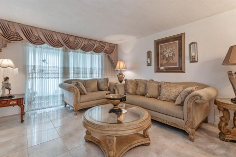 Copropriété à vendre à Sunrise, Floride: 2 chambres, 78.97 m2 № 700433 - photo 15
