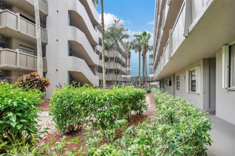 Condominio en venta en Pembroke Pines, Florida, 2 dormitorios, 110.27 m2 № 1345155 - foto 12