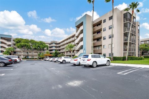 Condo in Pembroke Pines, Florida, 2 bedrooms  № 1345155 - photo 6