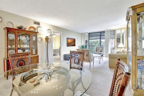 Condo in Pembroke Pines, Florida, 2 bedrooms  № 1345155 - photo 22