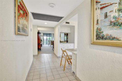 Condo in Pembroke Pines, Florida, 2 bedrooms  № 1345155 - photo 15