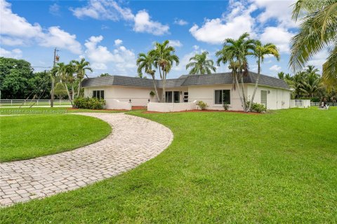 Villa ou maison à vendre à Plantation, Floride: 4 chambres, 246.93 m2 № 1332983 - photo 2