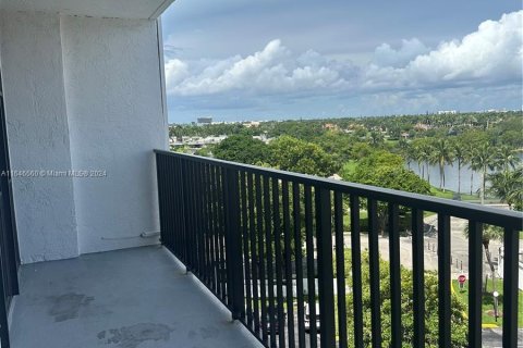 Copropriété à vendre à Hallandale Beach, Floride: 3 chambres, 132.85 m2 № 1329319 - photo 27