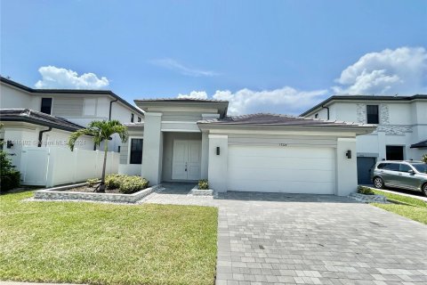 House in Miramar, Florida 3 bedrooms, 190.17 sq.m. № 1329243 - photo 29