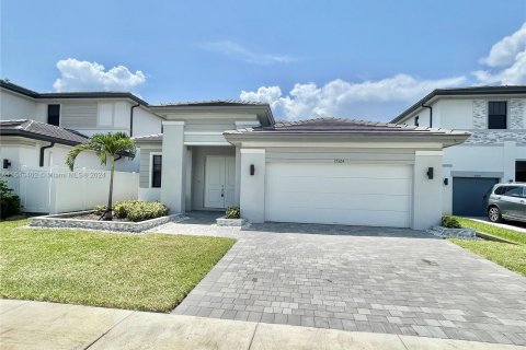 House in Miramar, Florida 3 bedrooms, 190.17 sq.m. № 1329243 - photo 28