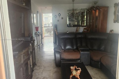 Propiedad comercial en venta en Miami, Florida № 1288823 - foto 15